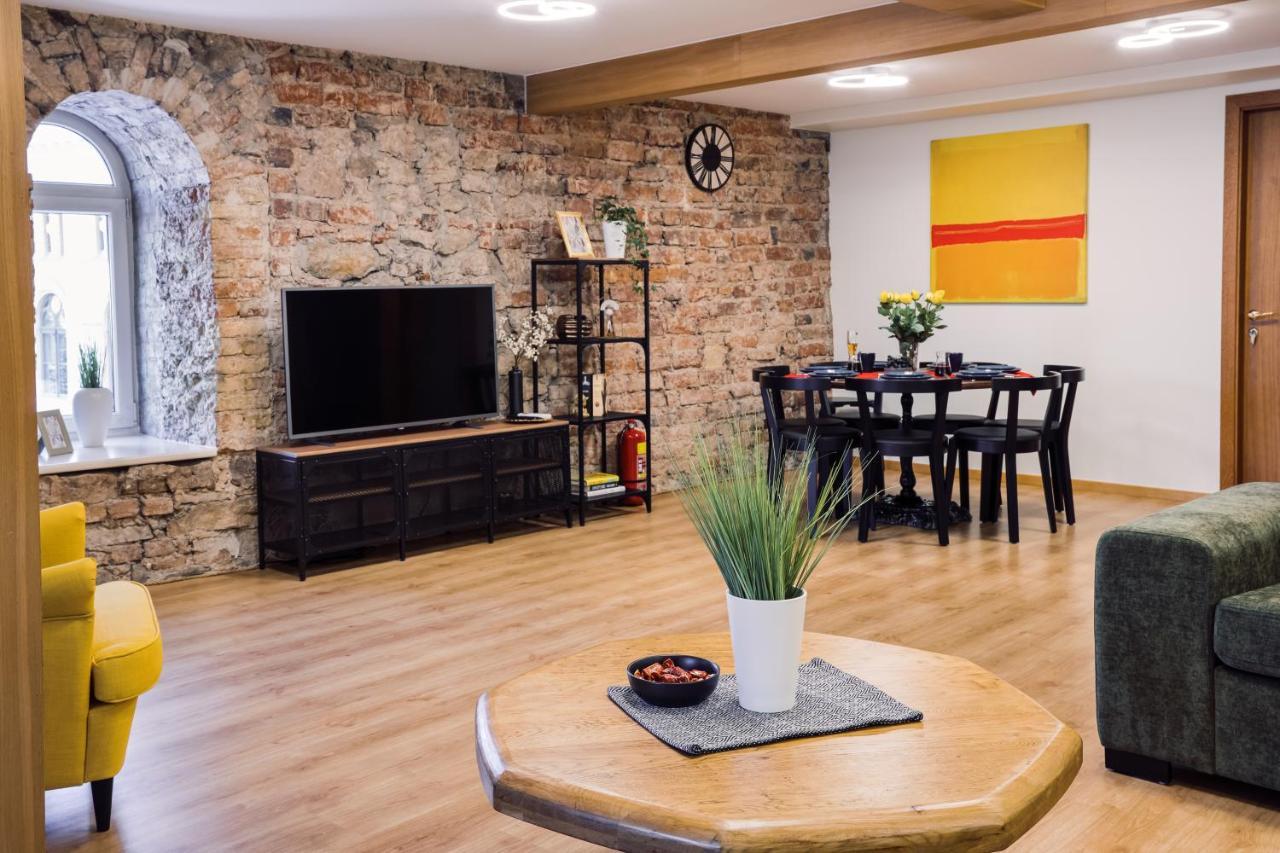 Rothko Apartment/8 Guests/4Bedrooms/Riga Old Town Exterior photo