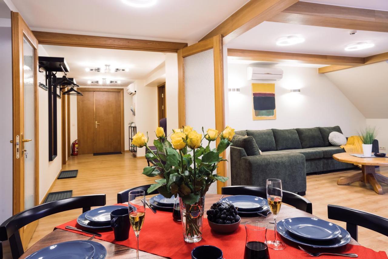 Rothko Apartment/8 Guests/4Bedrooms/Riga Old Town Exterior photo